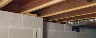 Bestaande vloer via de kruipkelder isoleren